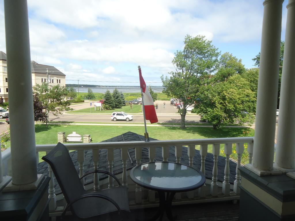 Maison Tait House Hotel Shediac Exterior photo