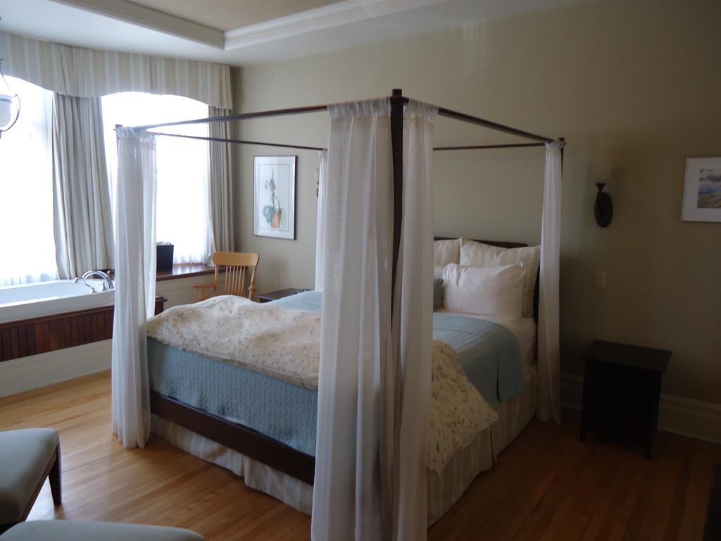 Maison Tait House Hotel Shediac Exterior photo
