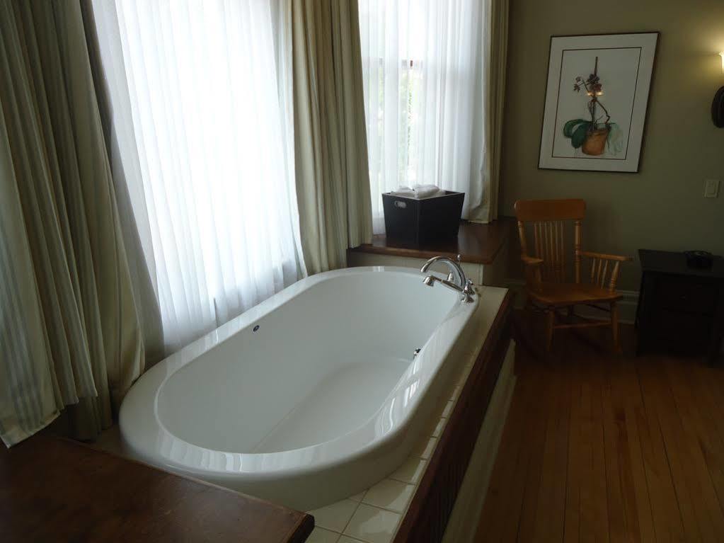 Maison Tait House Hotel Shediac Exterior photo